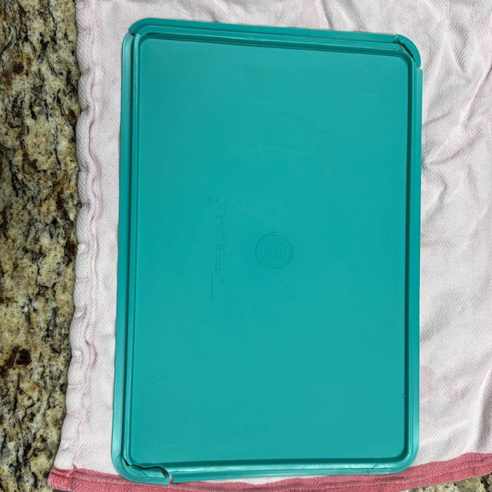 Tupperware Rectangle Container 290-9 White/Clear Body - Picture 14 of 16